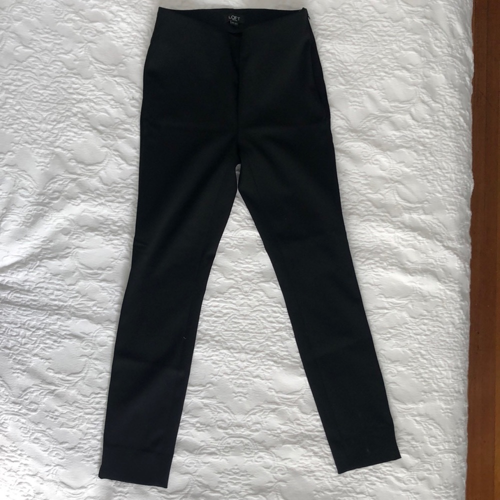Ann Taylor LOFT zip up cropped pants